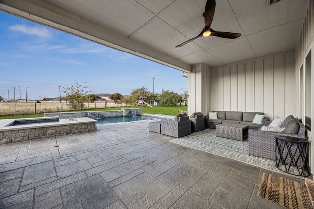1318 Oliver Creek Lane, Justin, TX 76247