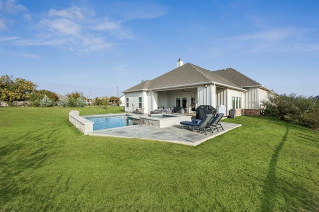 1318 Oliver Creek Lane, Justin, TX 76247