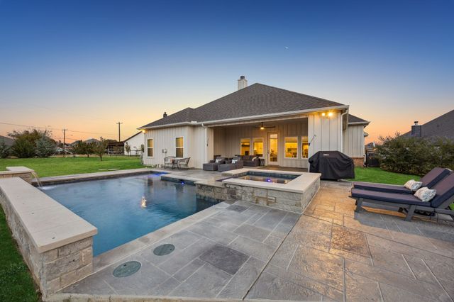 1318 Oliver Creek Lane, Justin, TX 76247