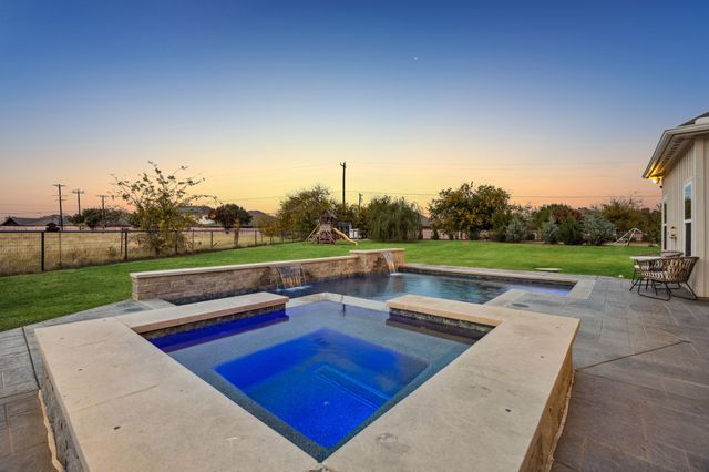 1318 Oliver Creek Lane, Justin, TX 76247