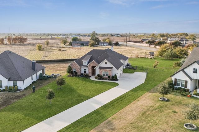 1318 Oliver Creek Lane, Justin, TX 76247