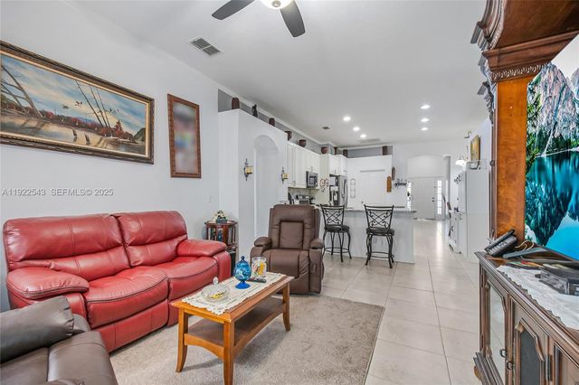 2625 Eagle Cliff Dr, Kissimmee, FL 34746