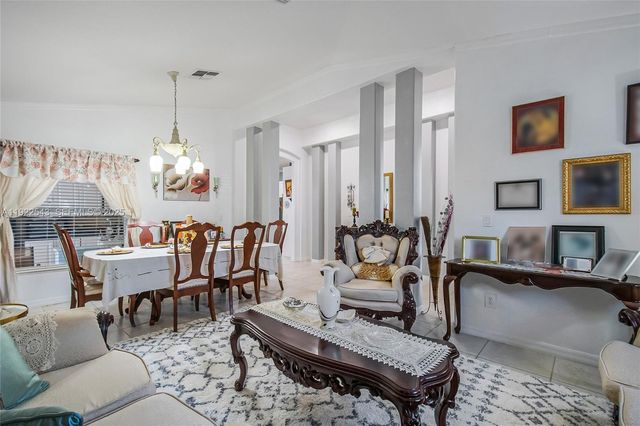 2625 Eagle Cliff Dr, Kissimmee, FL 34746