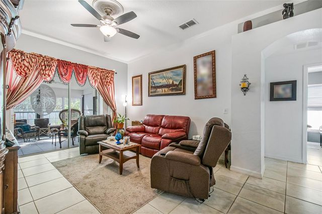 2625 Eagle Cliff Dr, Kissimmee, FL 34746