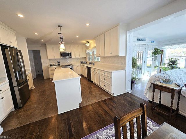 2 Canal DR, Poquoson, VA 23662