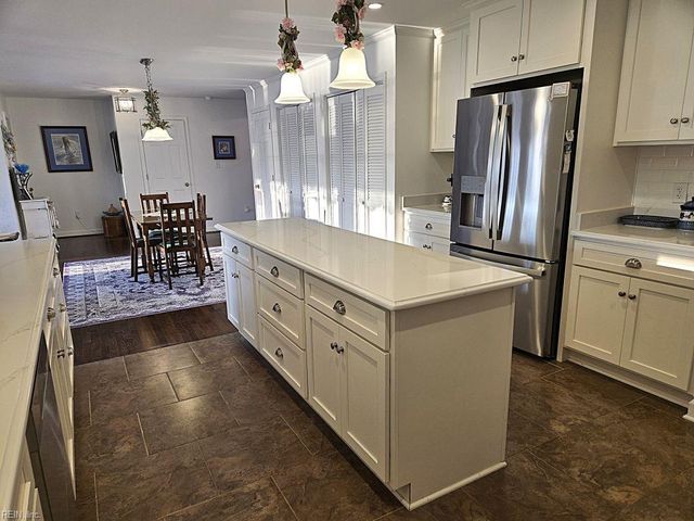 2 Canal DR, Poquoson, VA 23662