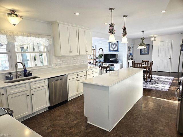 2 Canal DR, Poquoson, VA 23662