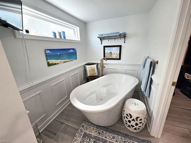2 Canal DR, Poquoson, VA 23662