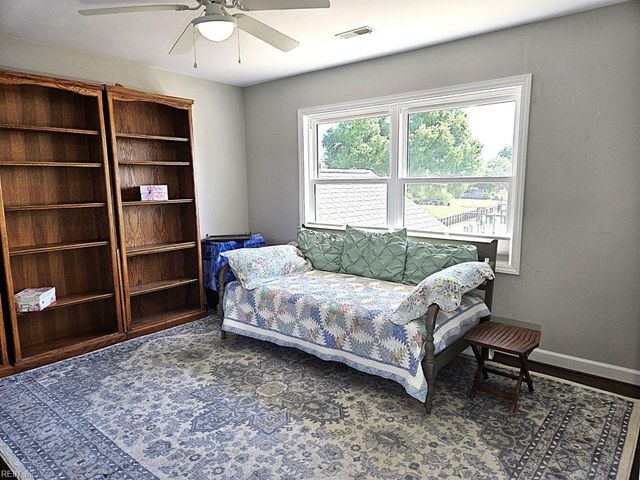 2 Canal DR, Poquoson, VA 23662
