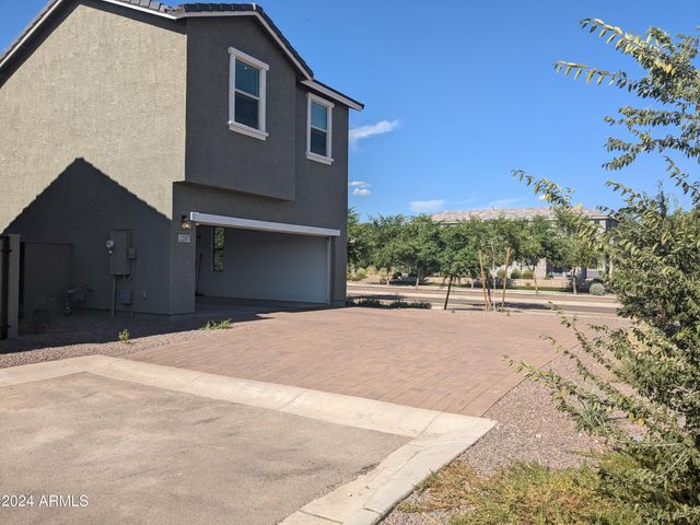 2207 W Paso Trail, Phoenix, AZ 85085