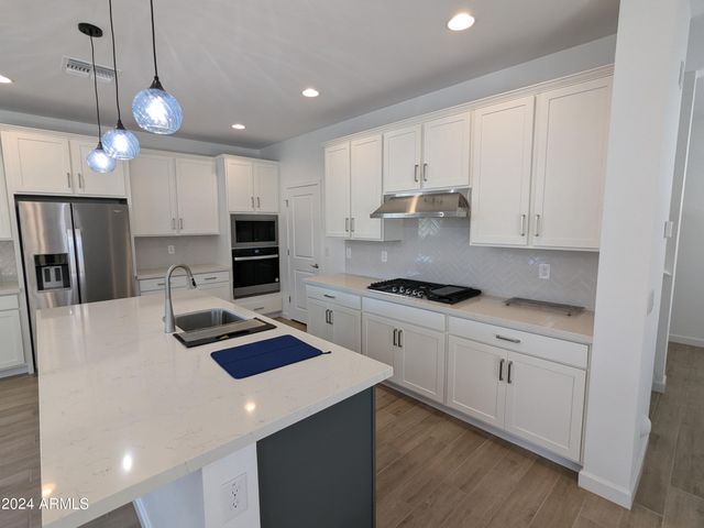 2207 W Paso Trail, Phoenix, AZ 85085