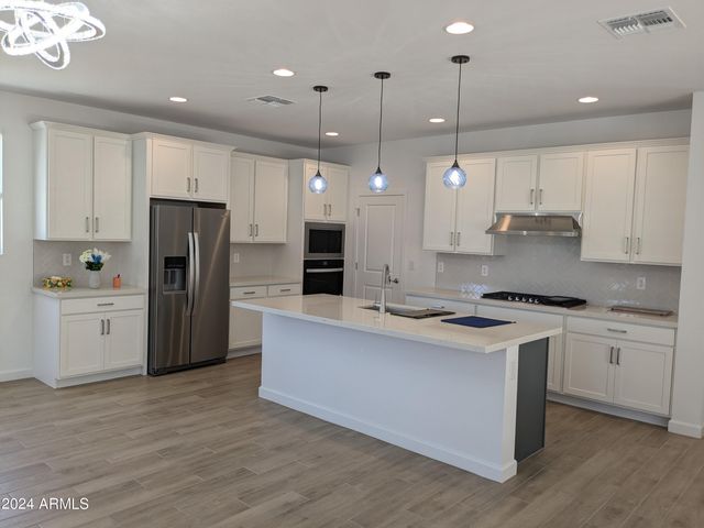 2207 W Paso Trail, Phoenix, AZ 85085
