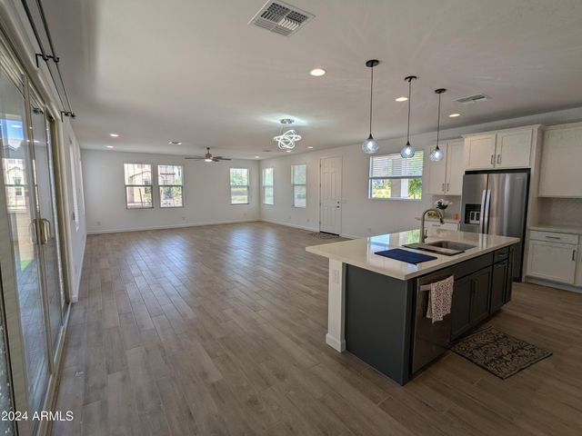 2207 W Paso Trail, Phoenix, AZ 85085