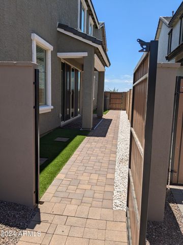2207 W Paso Trail, Phoenix, AZ 85085
