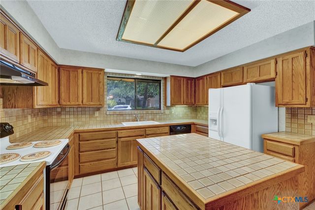 1940 Squire Circle, New Braunfels, TX 78130