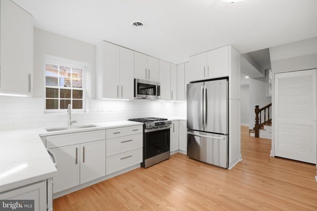 15 15TH ST SE, Washington, DC 20003