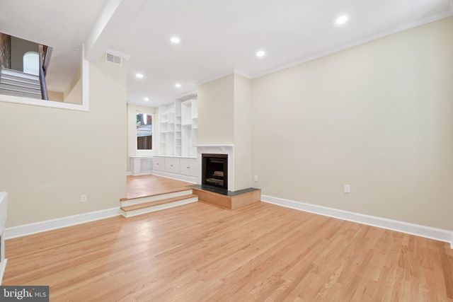 15 15TH ST SE, Washington, DC 20003