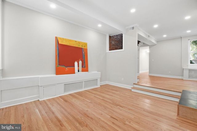 15 15TH ST SE, Washington, DC 20003