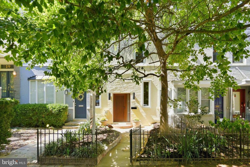 15 15TH ST SE, Washington, DC 20003