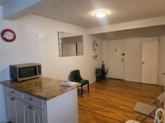 86-70 Francis Lewis A78, Holliswood, NY 11427