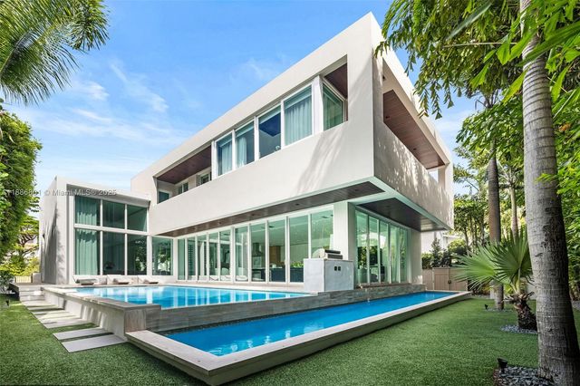 4433 N Bay Rd, Miami Beach, FL 33140