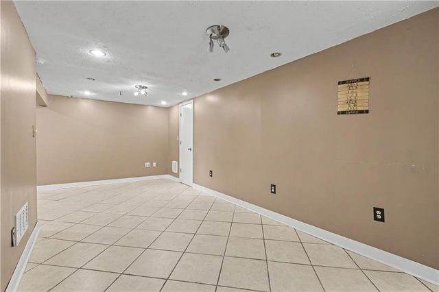 5416 W 51 Street, Roeland Park, KS 66205