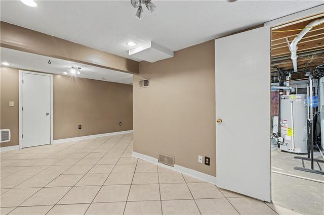 5416 W 51 Street, Roeland Park, KS 66205