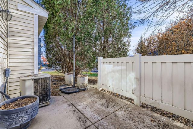 7642 Arboretum Village Place, Chanhassen, MN 55317