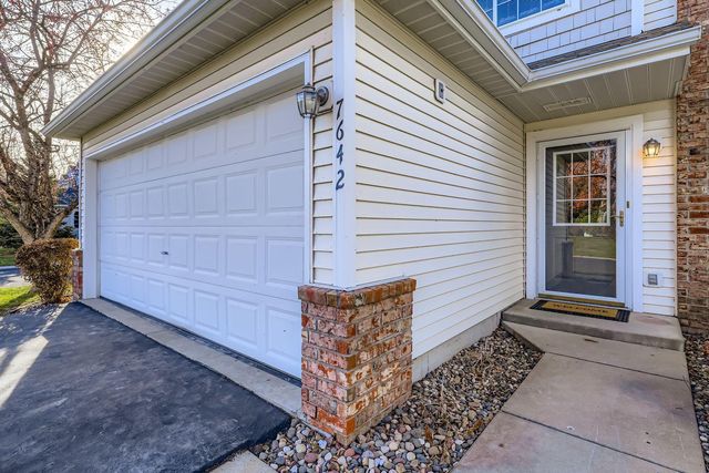 7642 Arboretum Village Place, Chanhassen, MN 55317