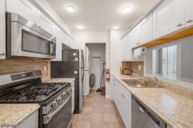 354 Mcdowell Dr, East Brunswick Twp., NJ 08816