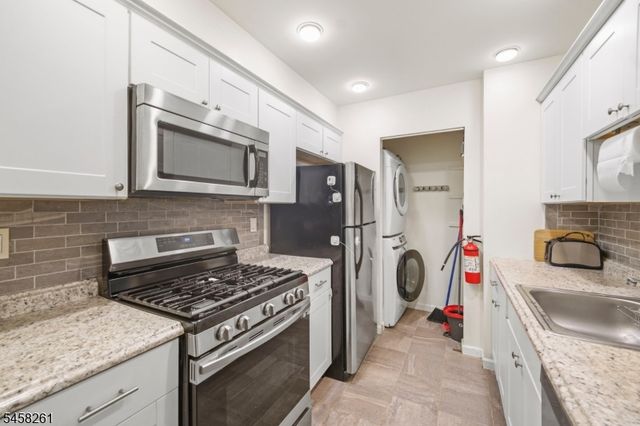 354 Mcdowell Dr, East Brunswick Twp., NJ 08816