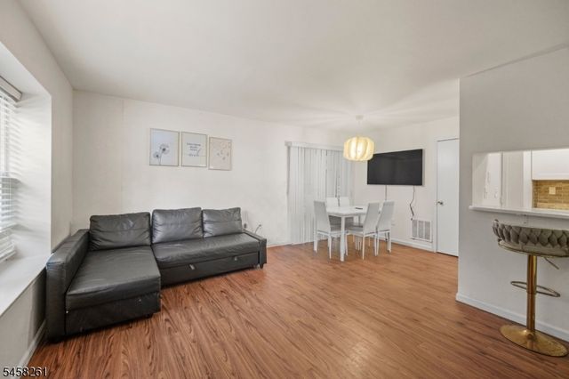 354 Mcdowell Dr, East Brunswick Twp., NJ 08816