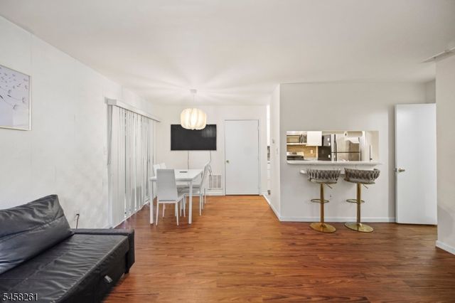 354 Mcdowell Dr, East Brunswick Twp., NJ 08816