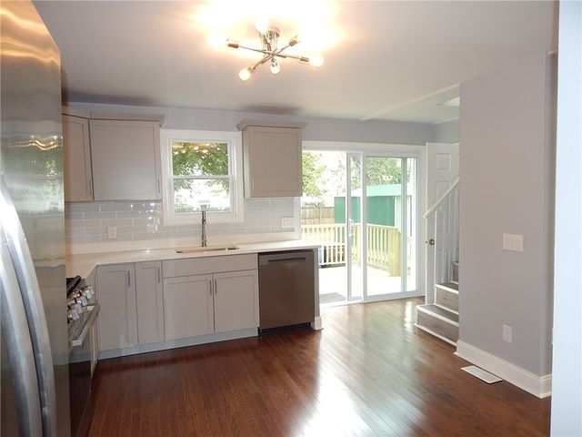 52 Hillwood Street, Cranston, RI 02920