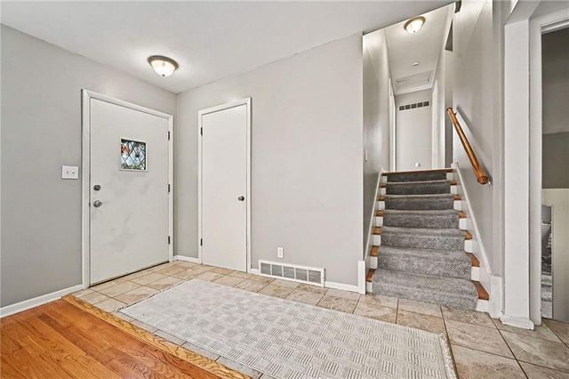 7622 Pawnee Street, Prairie Village, KS 66208