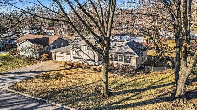 7622 Pawnee Street, Prairie Village, KS 66208