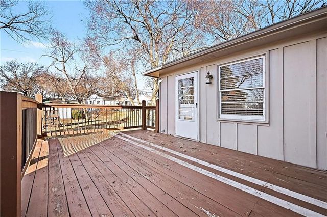 7622 Pawnee Street, Prairie Village, KS 66208