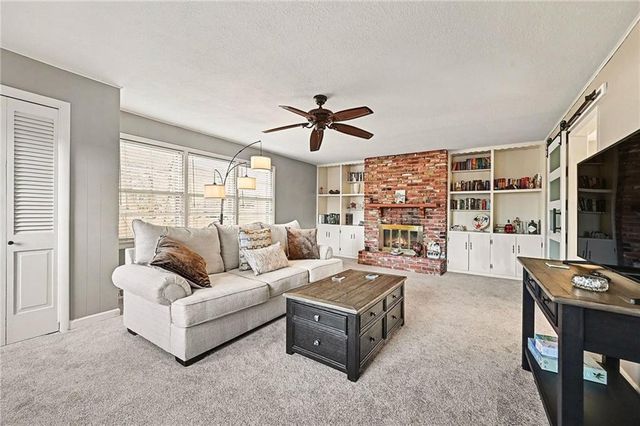 7622 Pawnee Street, Prairie Village, KS 66208