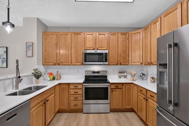 17195 49th Avenue N E, Plymouth, MN 55446