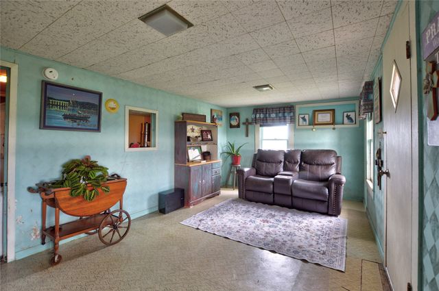 2579 State Highway 6, Valley Mills, TX 76689