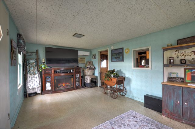 2579 State Highway 6, Valley Mills, TX 76689