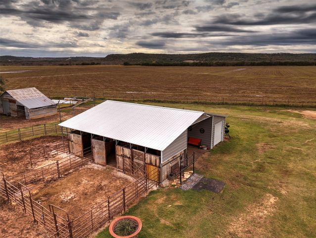 2579 State Highway 6, Valley Mills, TX 76689