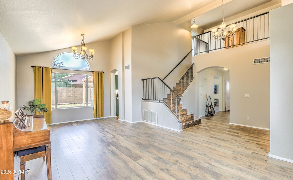 Image 12 of property listing at 8602 W JOAN DE ARC Avenue, Peoria, AZ 85381