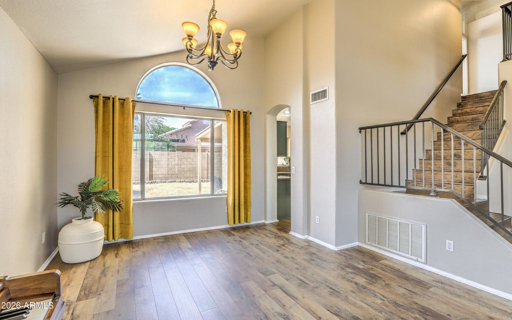 Image 13 of property listing at 8602 W JOAN DE ARC Avenue, Peoria, AZ 85381