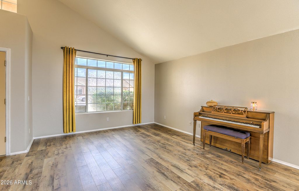 Image 15 of property listing at 8602 W JOAN DE ARC Avenue, Peoria, AZ 85381