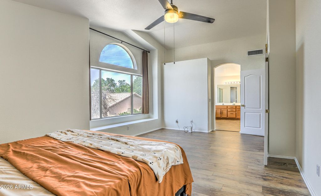 Image 20 of property listing at 8602 W JOAN DE ARC Avenue, Peoria, AZ 85381
