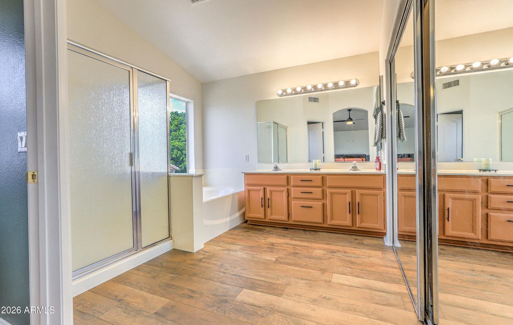 Image 21 of property listing at 8602 W JOAN DE ARC Avenue, Peoria, AZ 85381