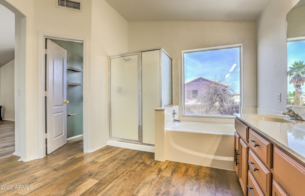 Image 22 of property listing at 8602 W JOAN DE ARC Avenue, Peoria, AZ 85381