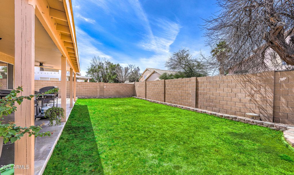 Image 33 of property listing at 8602 W JOAN DE ARC Avenue, Peoria, AZ 85381