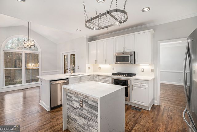 523 Sycamore Point, Woodstock, GA 30189